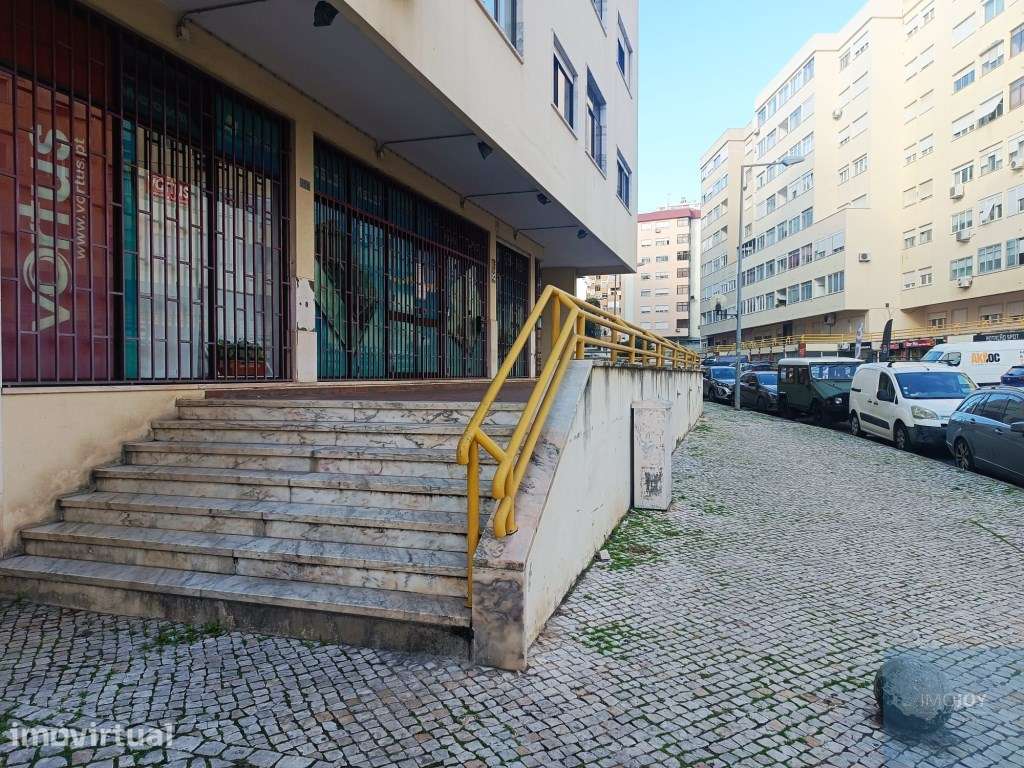 Espaço Comercial 300 m2 com Estacionamento Privativo em Benfica - Grande imagem: 3/25
