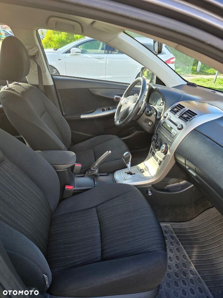 Toyota Corolla - 7
