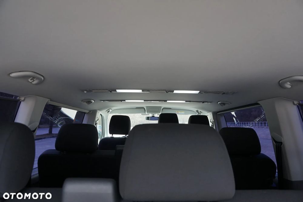 Volkswagen Caravelle - 18