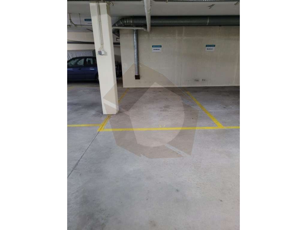 ARRENDAMENTO LUGARES GARAGEM - PERAFITA - Grande imagem: 5/5