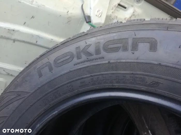 Opony zimowe Nokian wr suv 3 265/60R18 114 H XL - 4