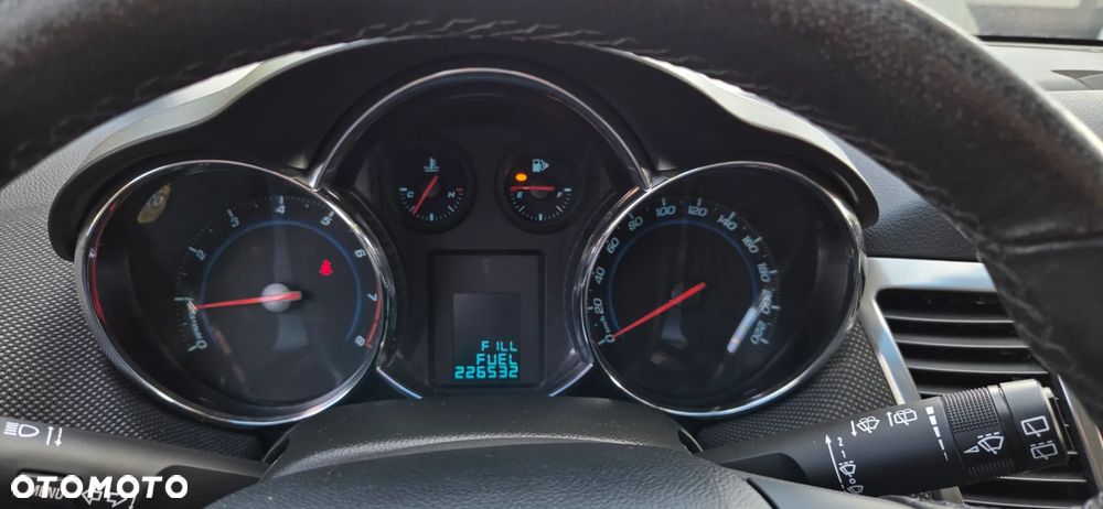 Chevrolet Cruze 1.8 LTZ - 24