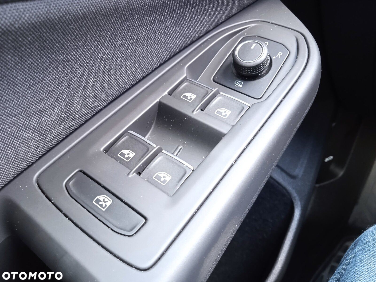 Volkswagen Golf VIII 1.5 TSI EVO Life - 19