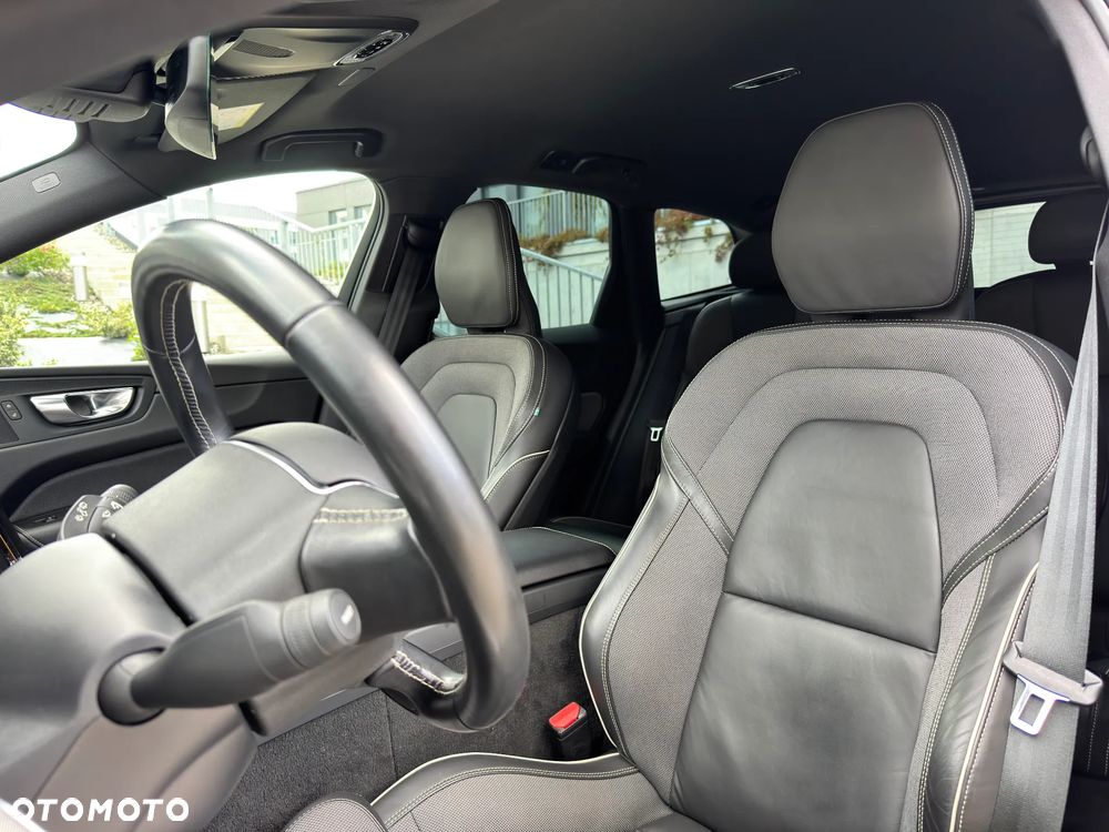 Volvo XC 60 B4 D AWD R-Design - 13