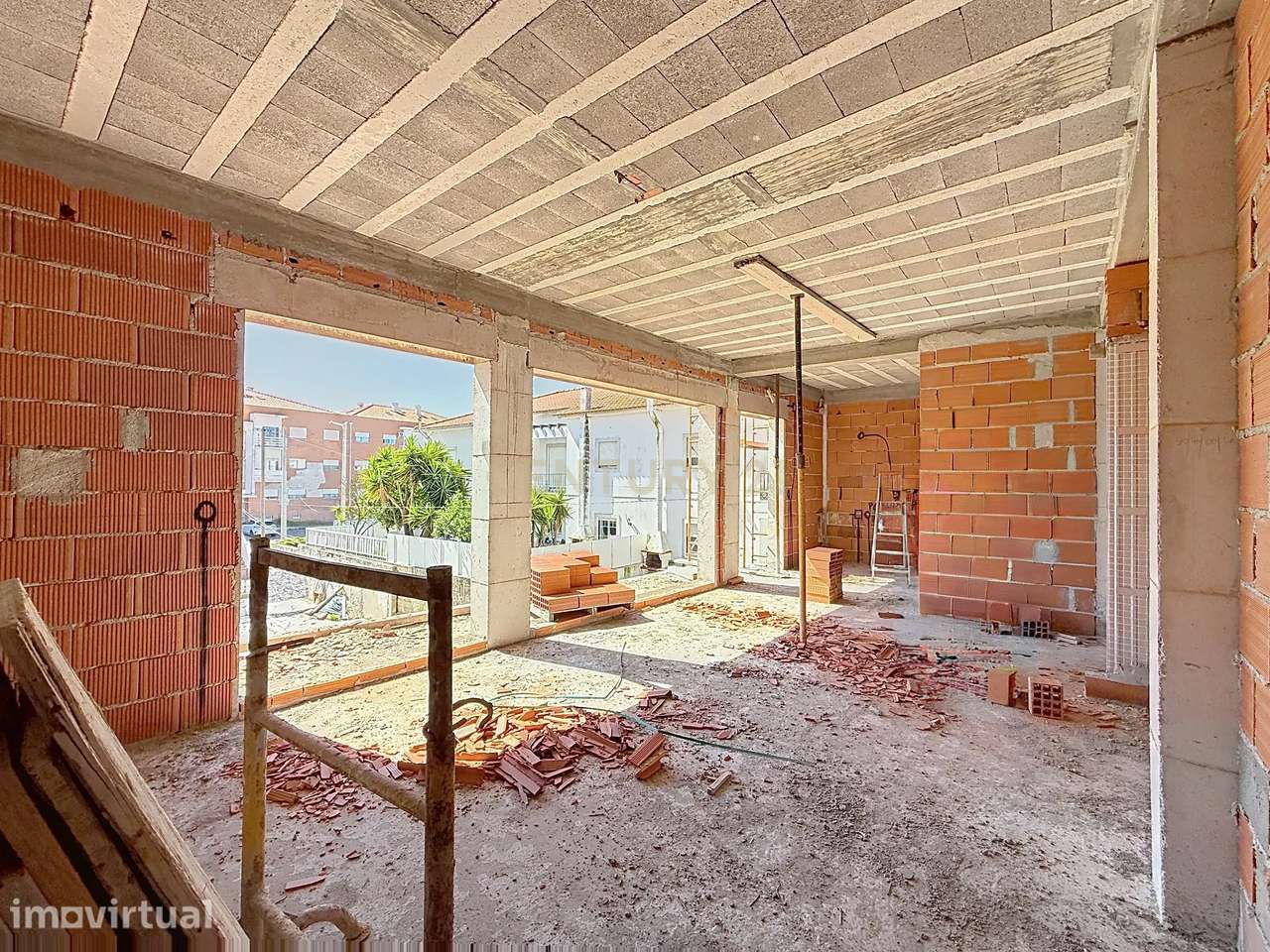 APARTAMENTO T2 - NOVO - RÉS DO CHÃO COM TERRAÇO EXCLUSIVO