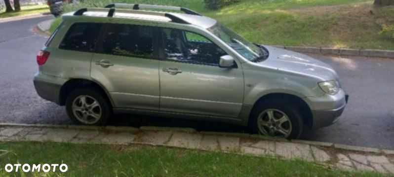 Mitsubishi Outlander - 5