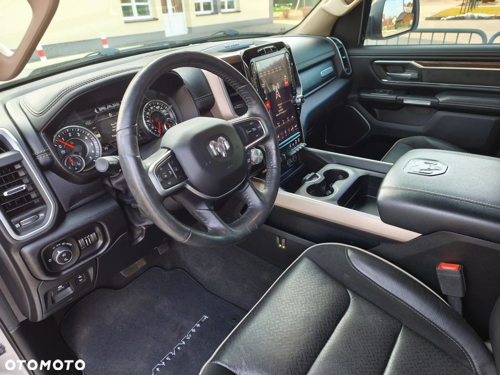 RAM 1500 5.7 Crew Cab Laramie - 10