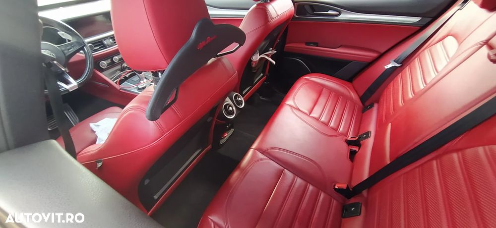 Alfa Romeo Stelvio 2.0 Turbo 16V AT8-Q4 Ti - 16