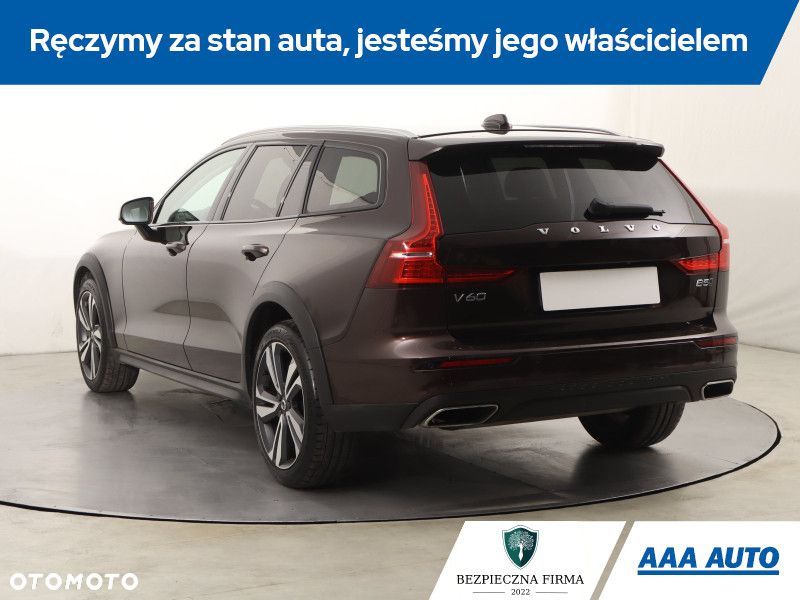 Volvo V60 Cross Country - 6