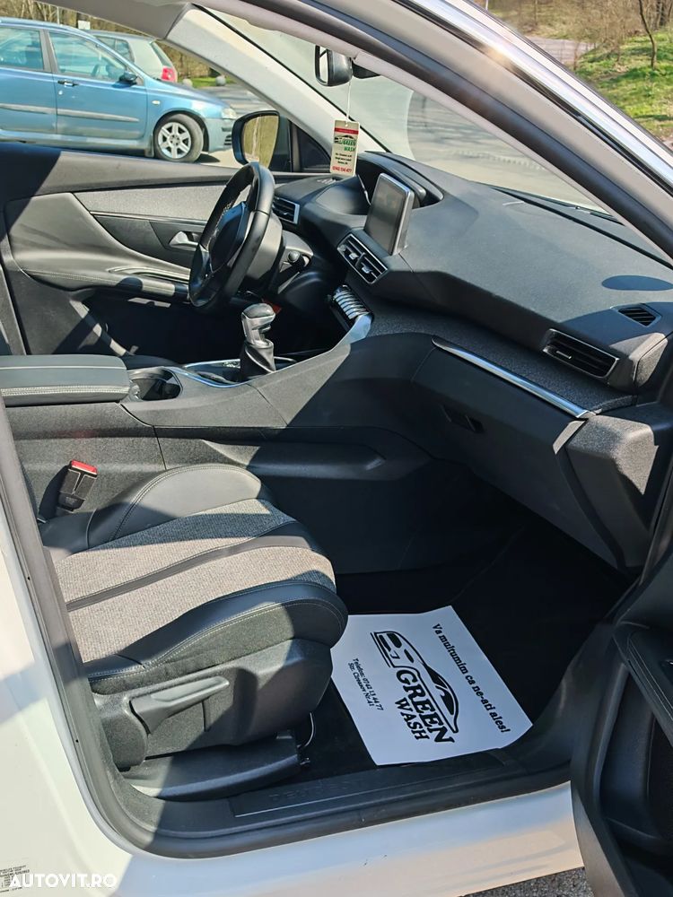 Peugeot 3008 PureTech 130 Style - 6