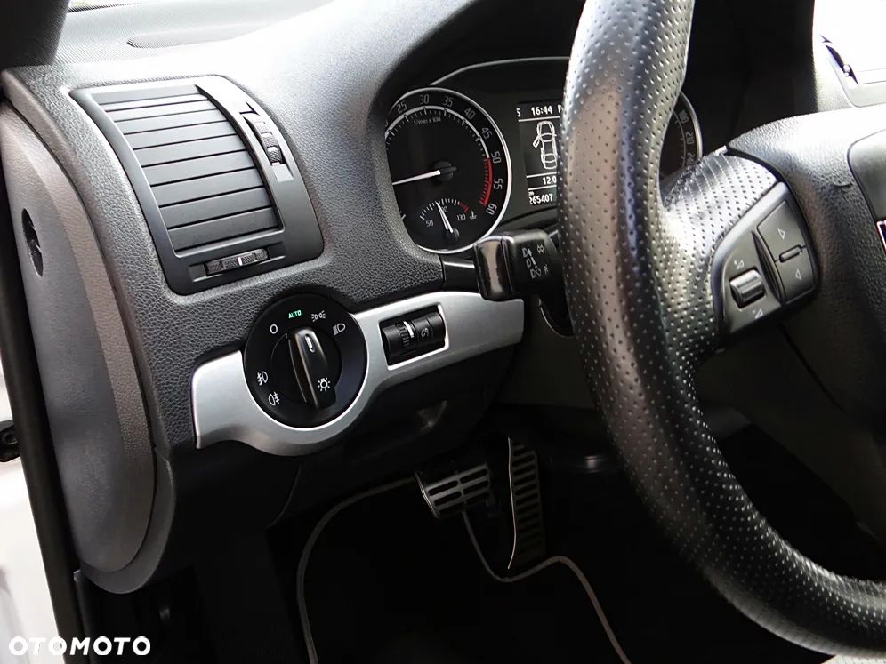 Skoda Octavia 2.0 TDI CR DPF DSG RS - 28