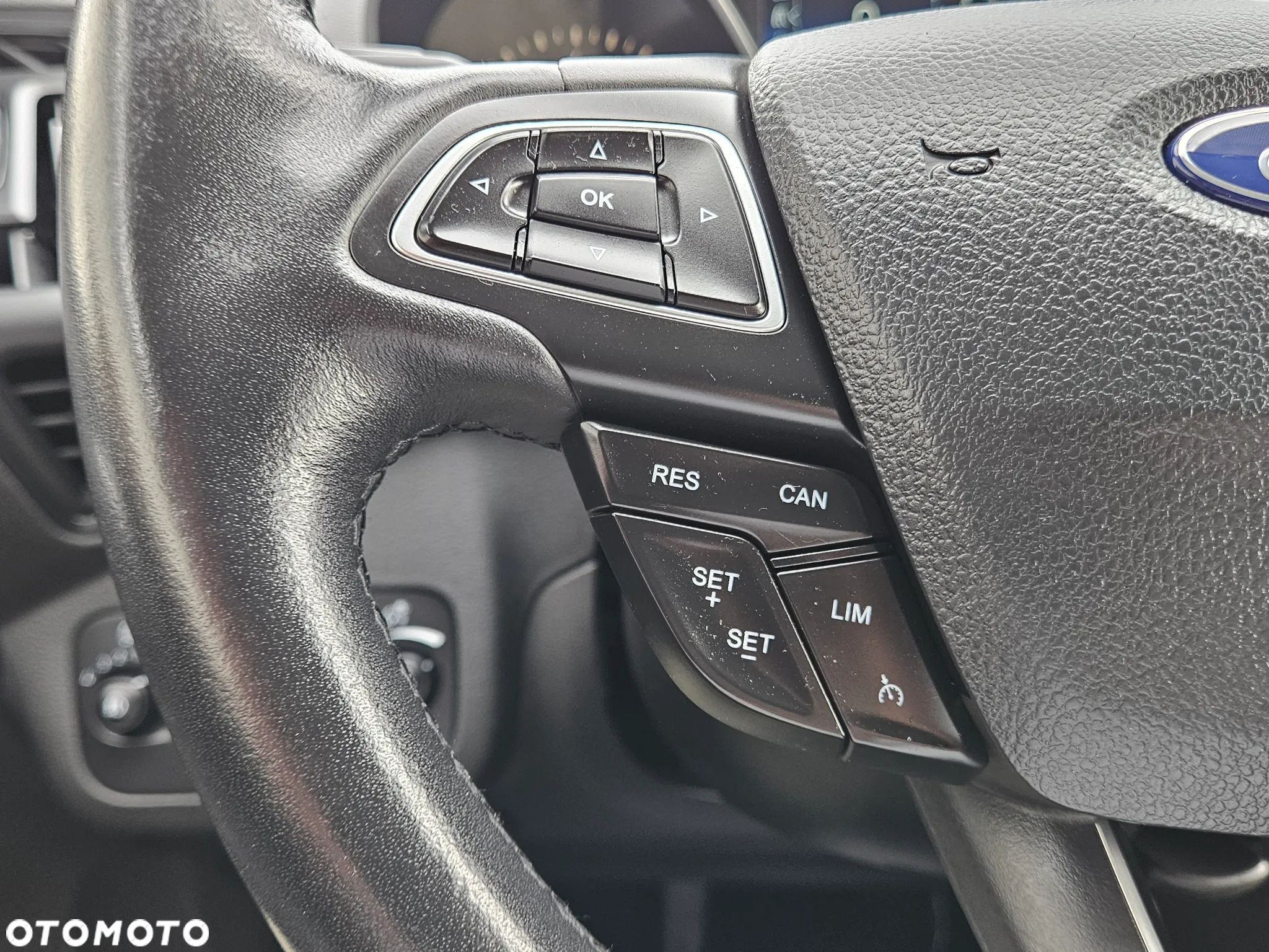 Ford Kuga - 18