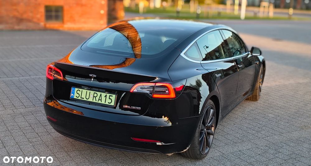 Tesla Model 3 - 10