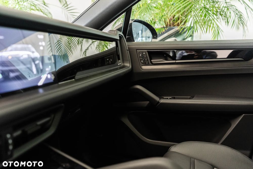 Porsche Cayenne E-Hybrid PHEV Black Edition - 27