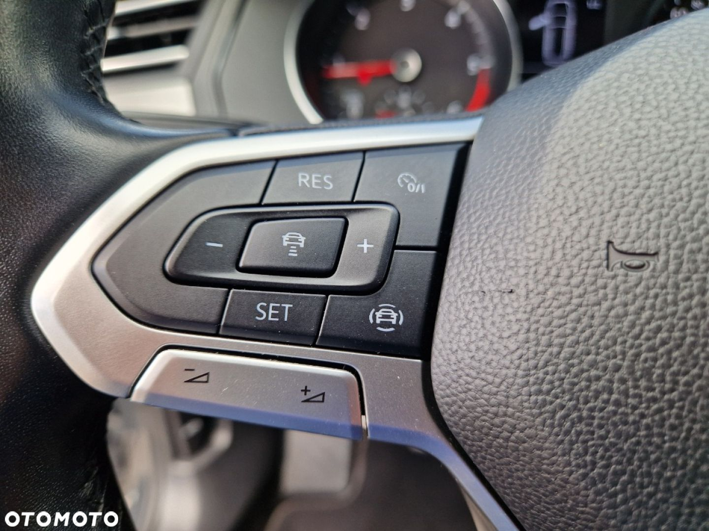 Volkswagen Passat Variant 2.0 TDI SCR DSG - 11