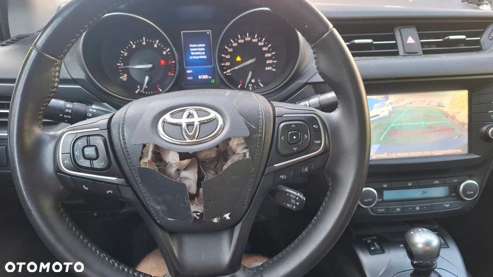 Toyota Avensis - 14
