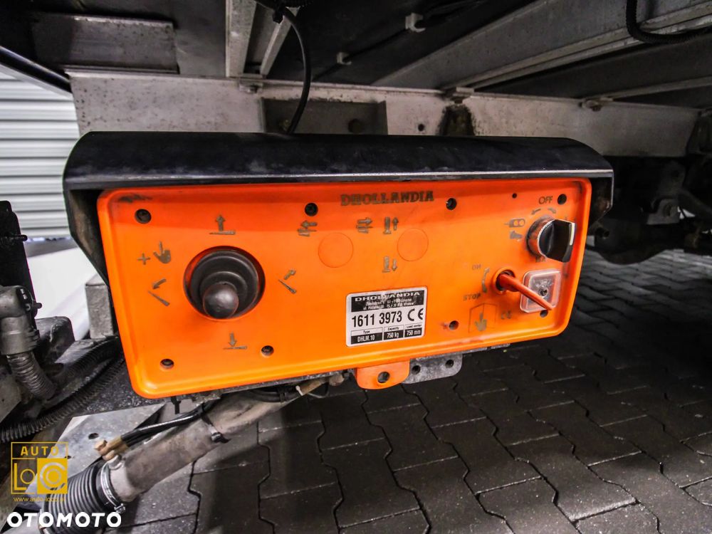 Iveco DAILY 35S15 KONTENER + WINDA 750 kg - 22
