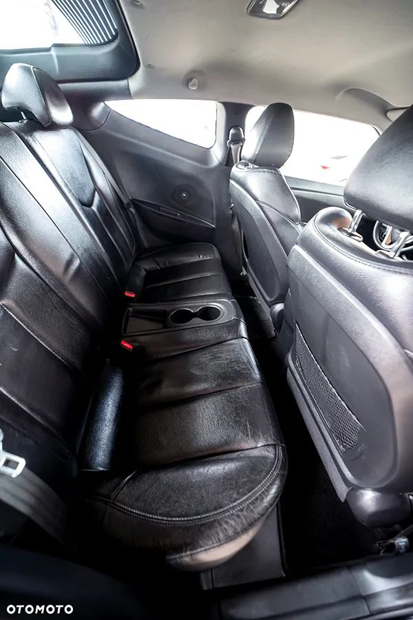 Hyundai Veloster - 34