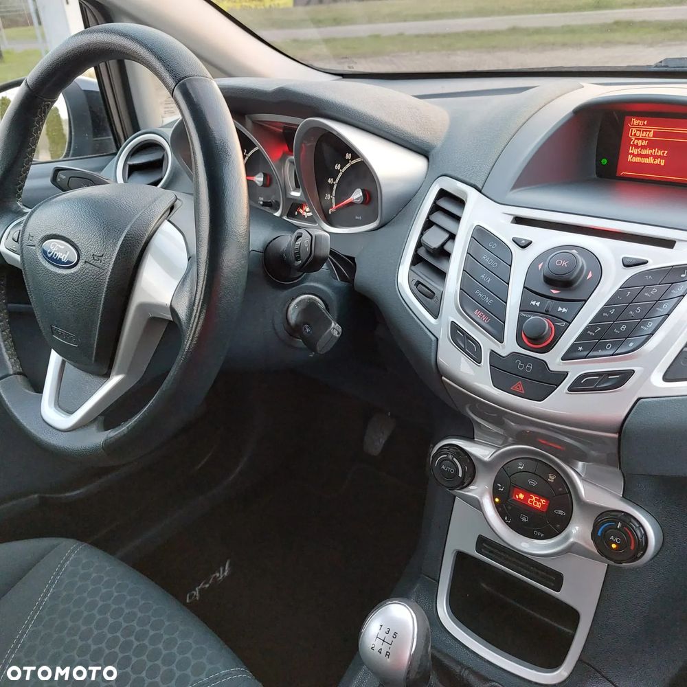 Ford Fiesta 1.25 Titanium EU5 - 22