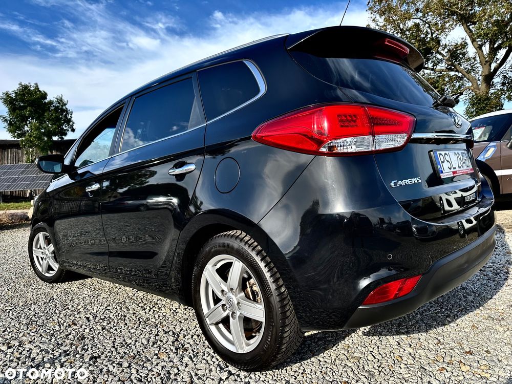 Kia Carens 2015 photo 3