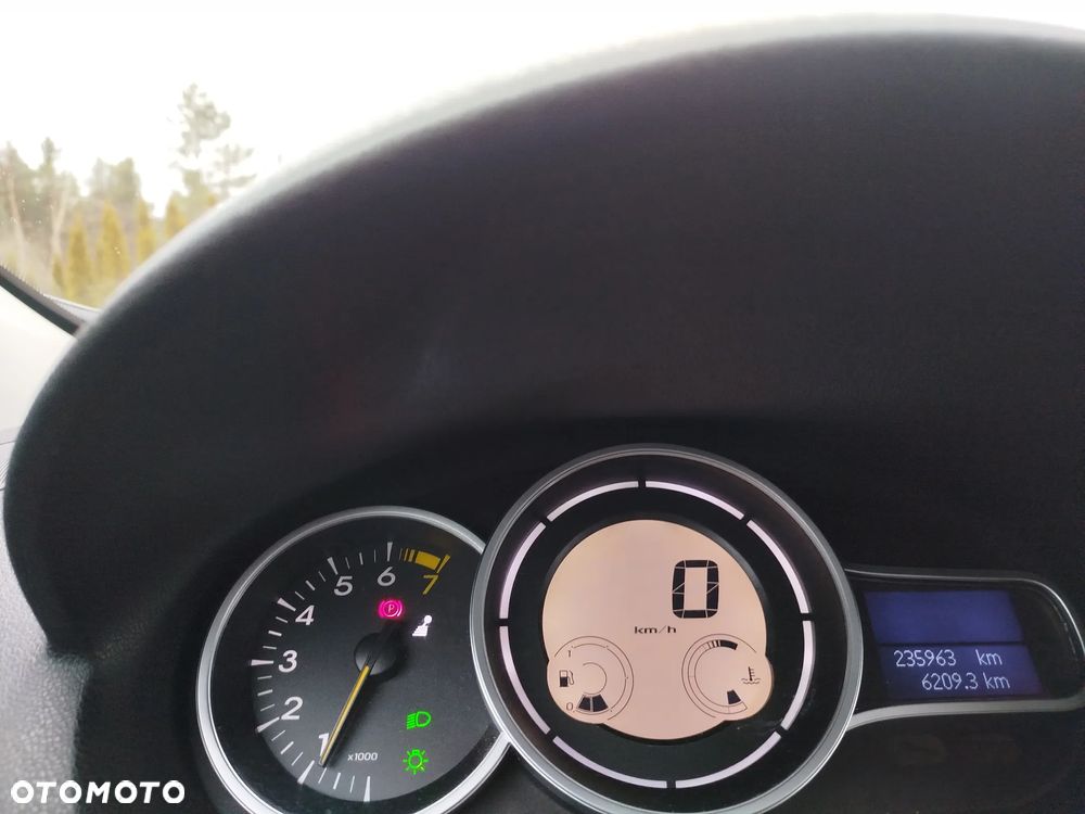 Renault Megane 1.6 16V 110 Paris Business - 12