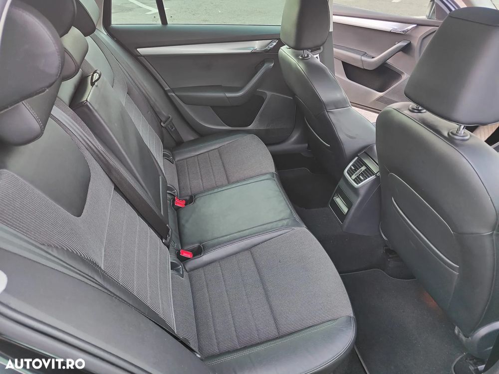 Skoda Octavia 1.6 TDI STYLE DSG - 9