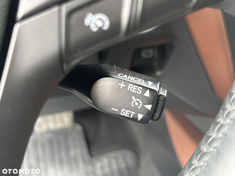 Toyota Avensis 1.8 Premium MS - 21