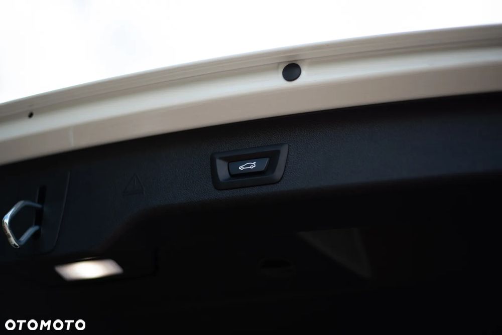 BMW Seria 5 520d xDrive - 26