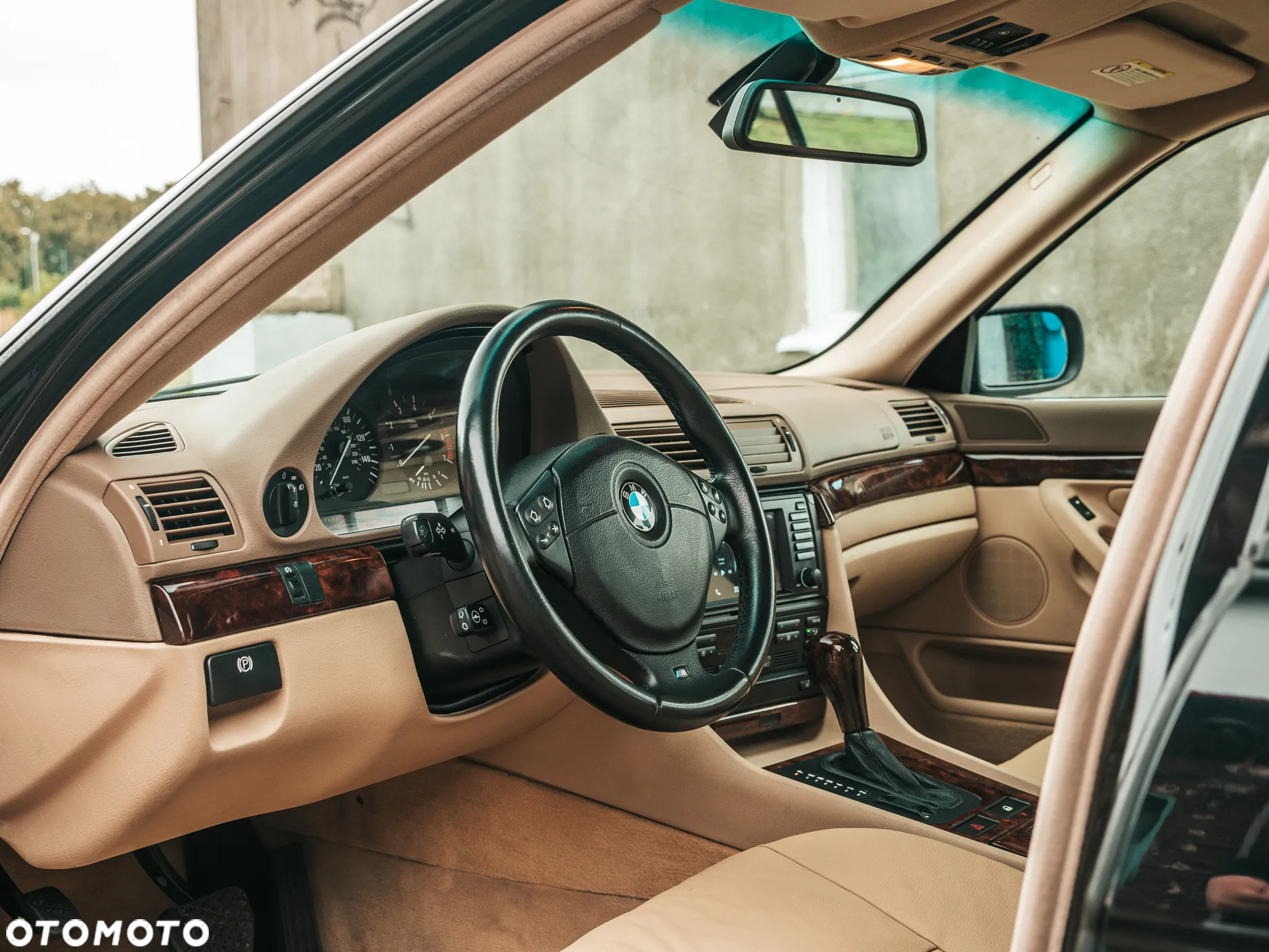 BMW Seria 7 740iL - 23