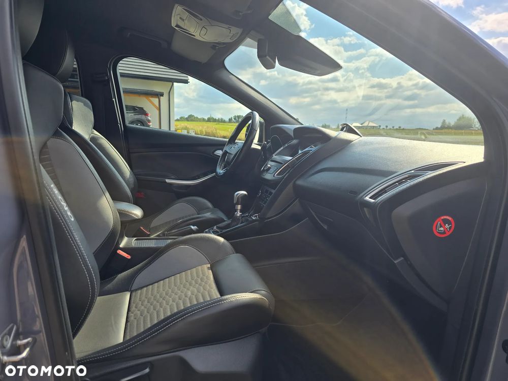 Ford Focus Turnier 2.0 EcoBoost ST mit Leder-Sport-Paket - 6