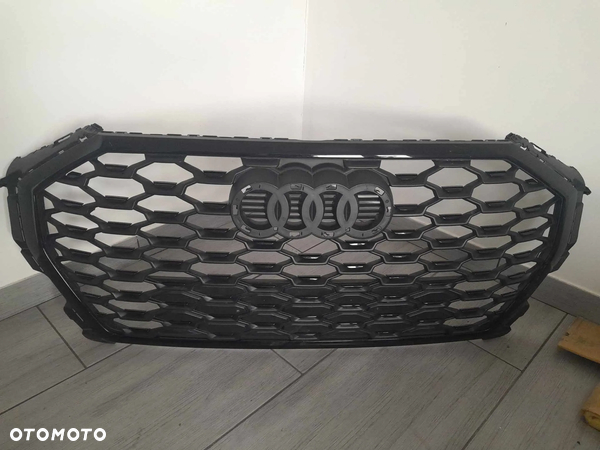 GRILL ATRAPA CHŁODNICY PRZEDNI PRZÓD AUDI 83F S LINE Q3 IGŁA