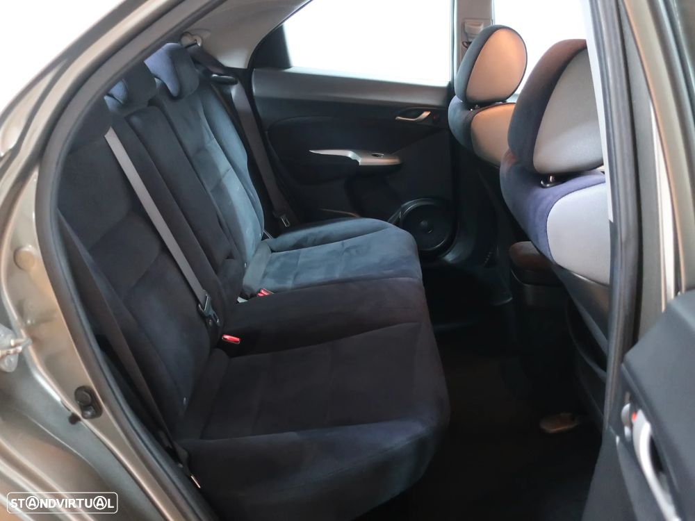 Honda Civic 1.4 Sport - 17