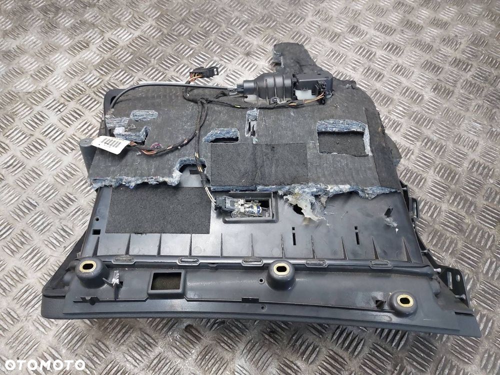 SCHOWEK PASAŻERA + ZMIENIARKA AUDI A6 C6 4F1857035AH - 2