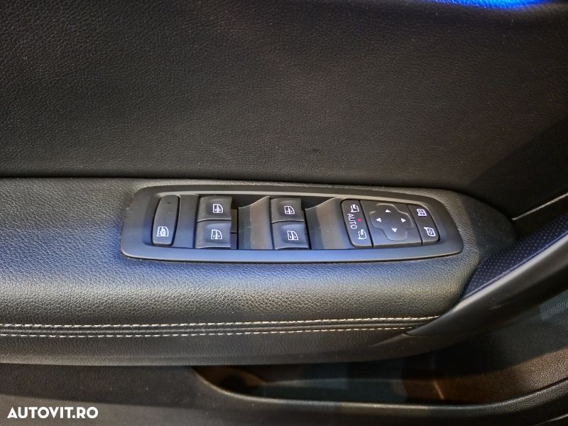 Renault Megane TCe 140 GPF Techno - 24