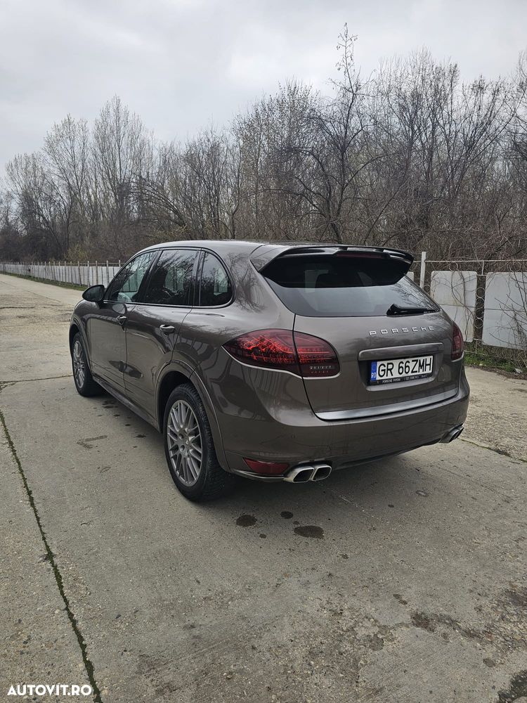 Porsche Cayenne - 16