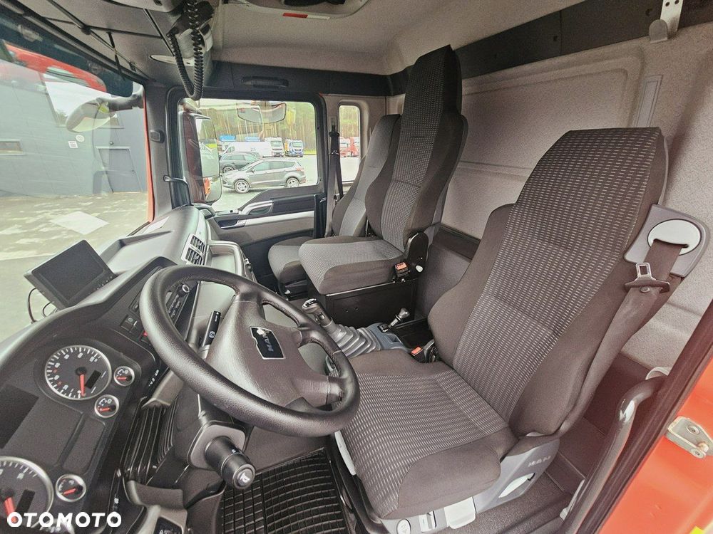 MAN TGS 26.440 6x6 9500 l woda + 950 piana Stolarczyk straż pożarna - 37