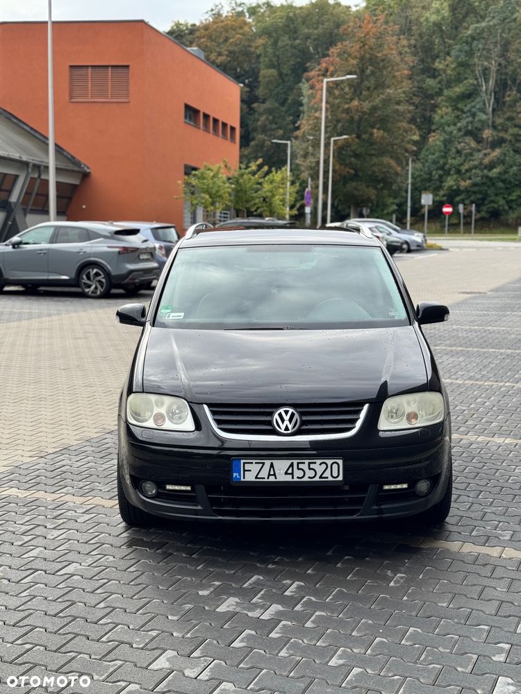 Volkswagen Touran 2.0 TDI Highline - 3
