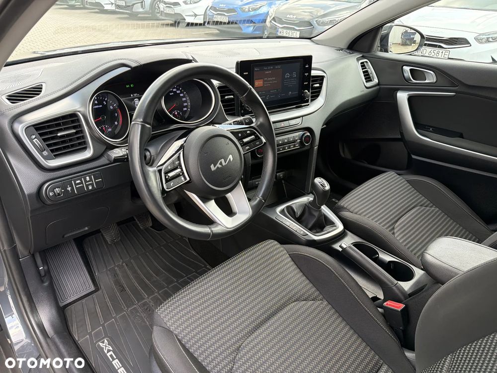 Kia XCeed 1.5 T-GDI M - 10