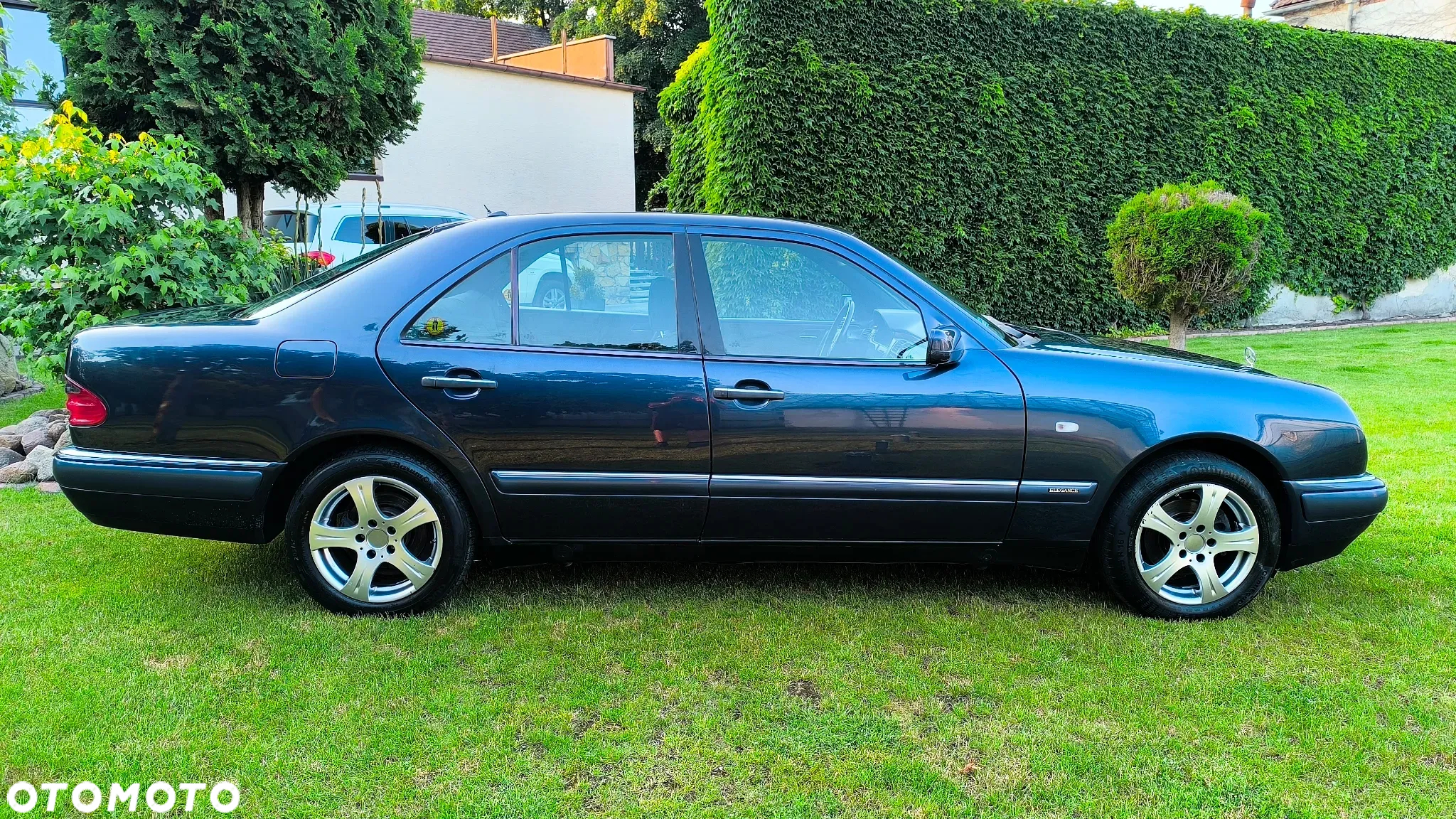 Mercedes-Benz Klasa E 240 T Elegance - 5