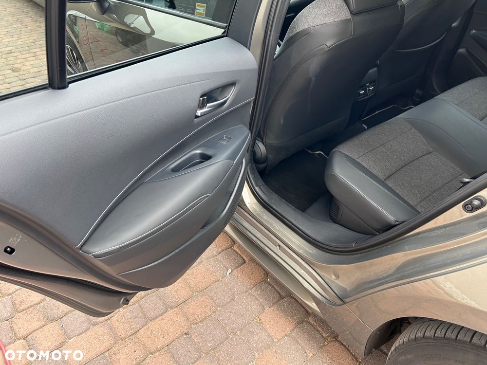 Toyota Corolla 2.0 Hybrid Style - 23