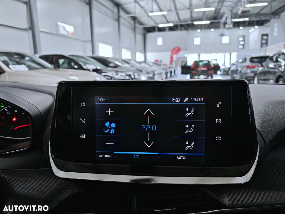 Peugeot 2008 PureTech 130 Stop&Start EAT6 Allure - 13