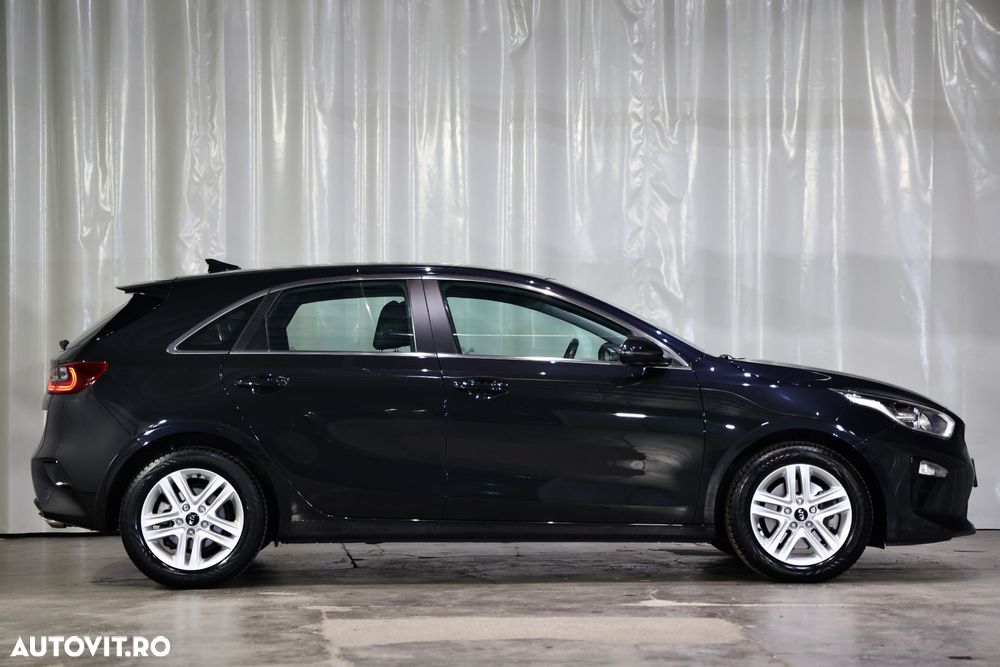 Kia Ceed - 38