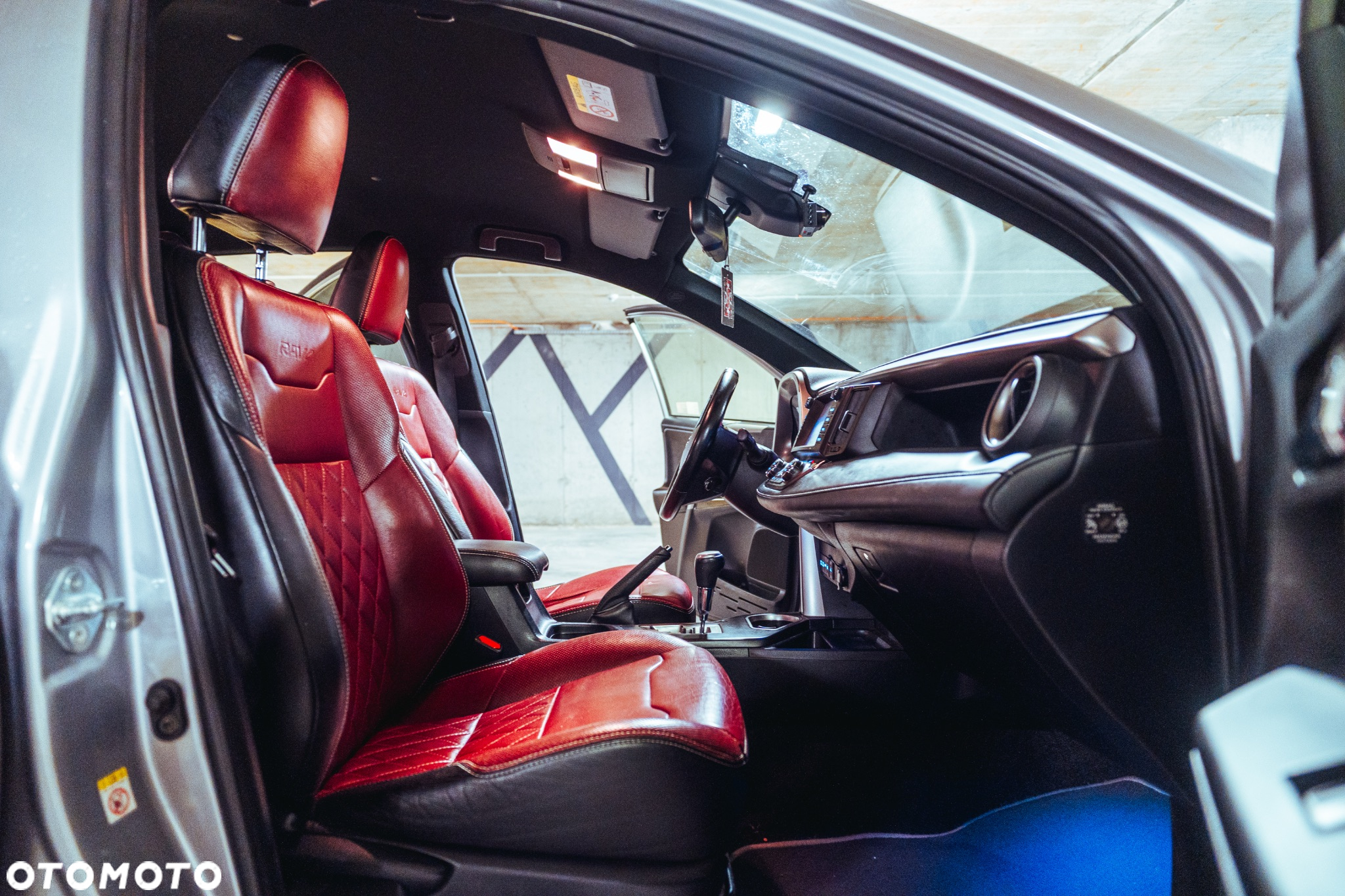 Toyota RAV4 Hybrid Premium 4x2 - 13