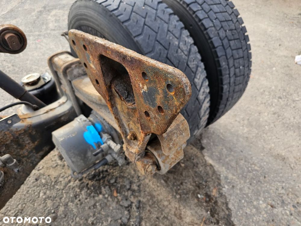 WIESZAK UCHWYT ŁAPA MOCOWANIE PÓŁRESORA RESORA RENAULT MIDLUM FELGI 19,5'' - 4