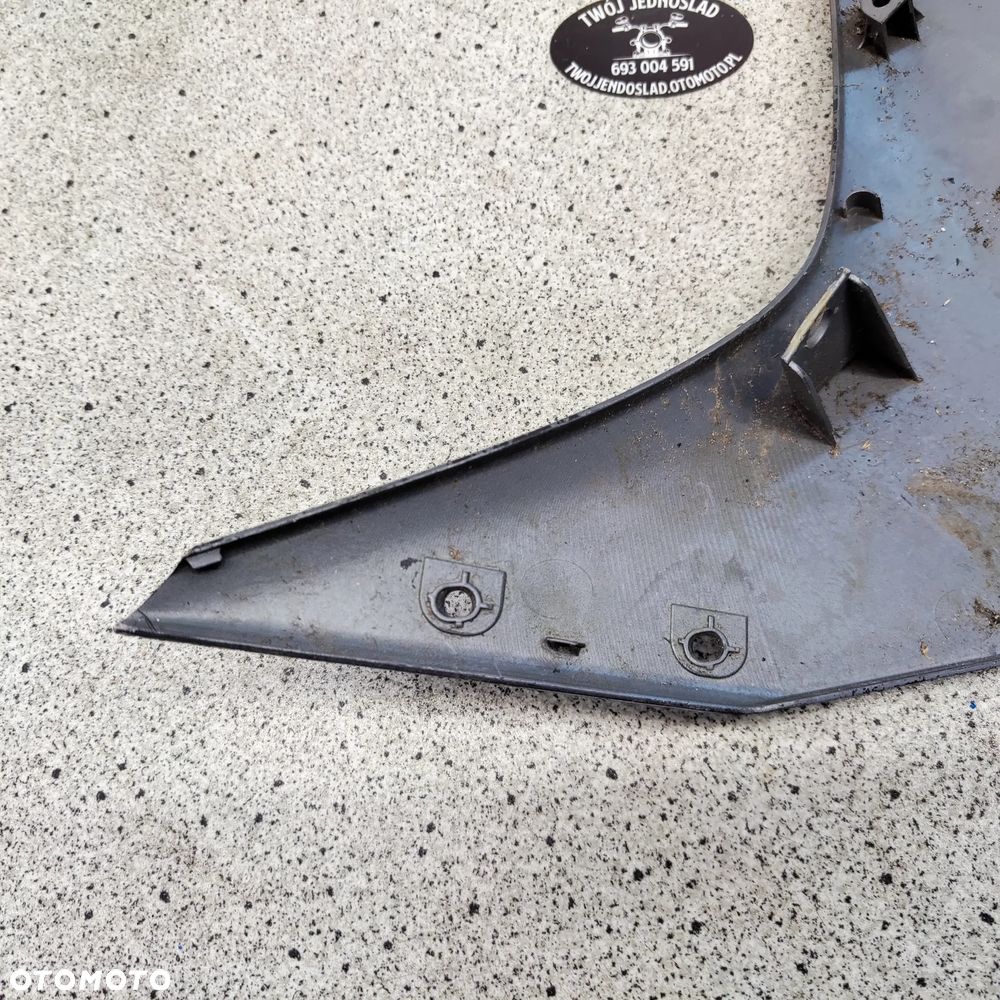 Owiewka, osłona prawa, bok, boczek prawy Yamaha R1 RN 19 - 8