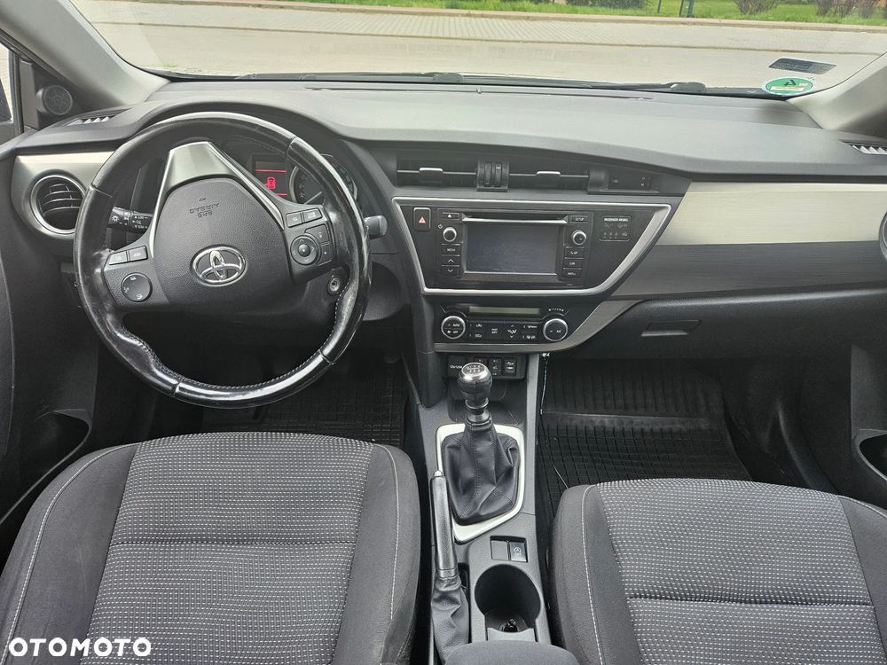Toyota Auris 2.0 D-4D Edition - 6