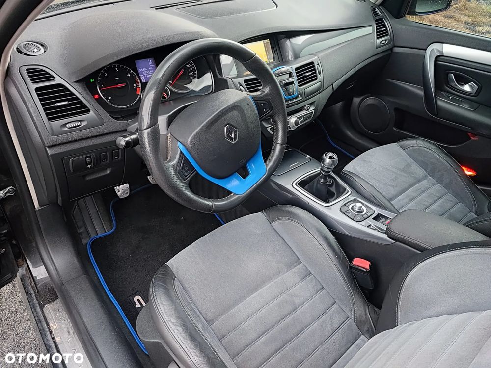 Renault Laguna 2.0 dCi FAP GT - 14