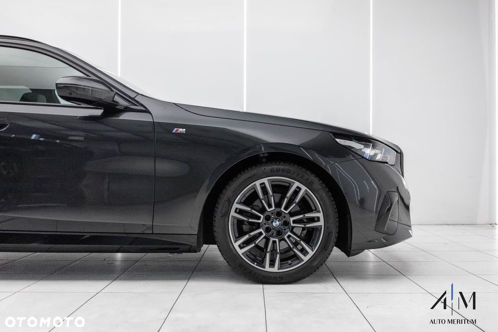 BMW Seria 5 520d xDrive - 11