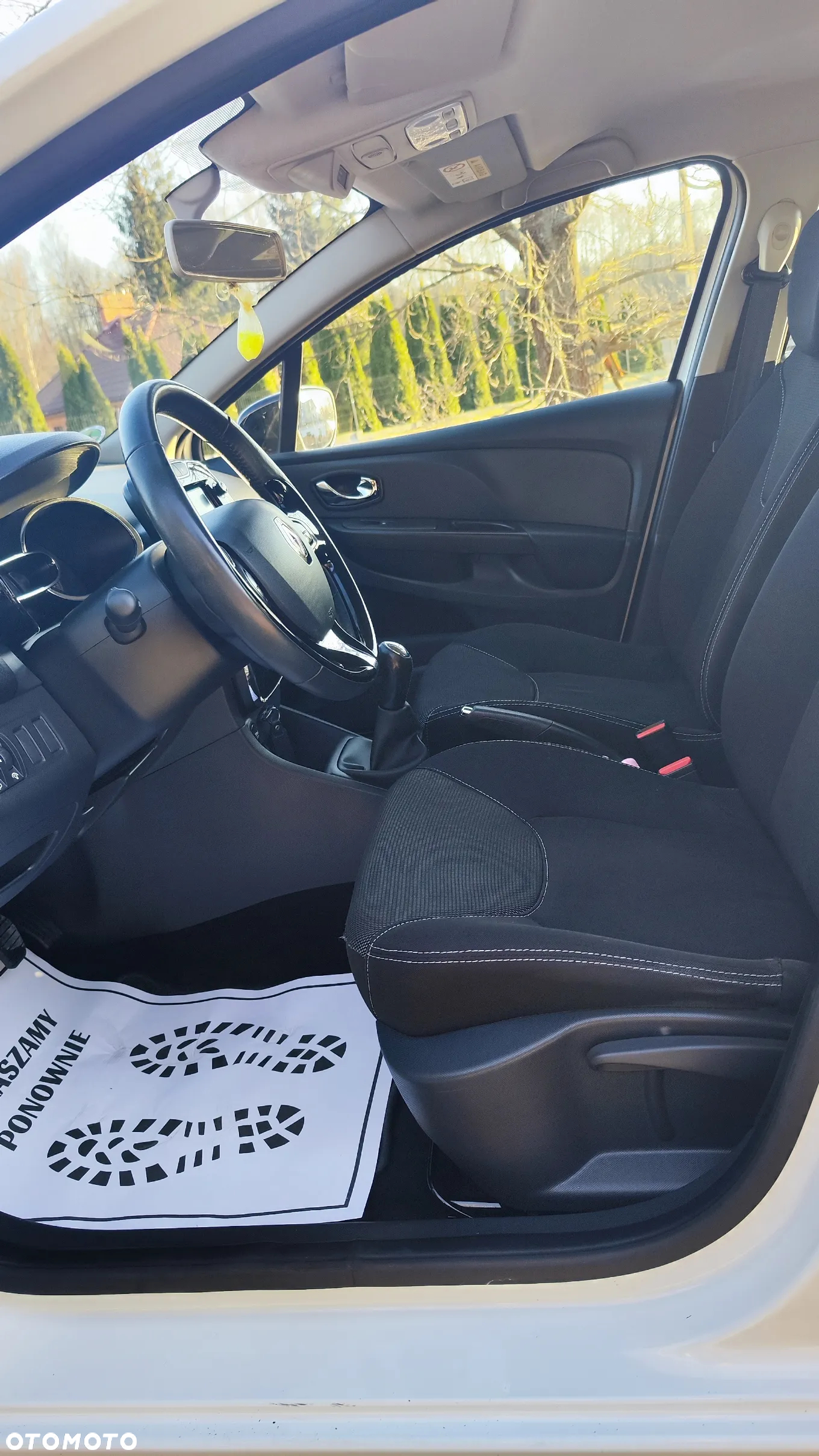 Renault Clio 1.2 16V 75 LIMITED - 9