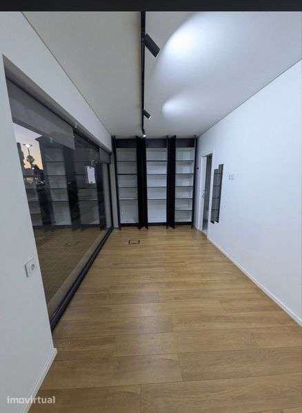 Espaco para comercio e/ou serviços - Grande imagem: 2/5